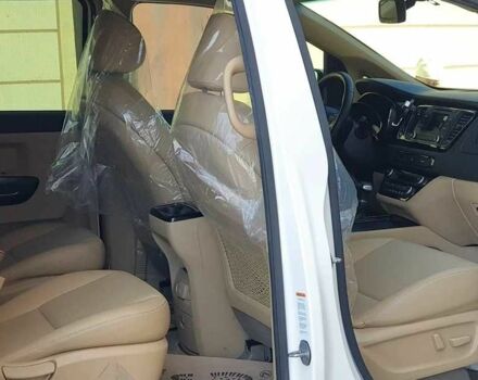 Білий Кіа Карнівал, об'ємом двигуна 2.2 л та пробігом 101 тис. км за 23000 $, фото 8 на Automoto.ua