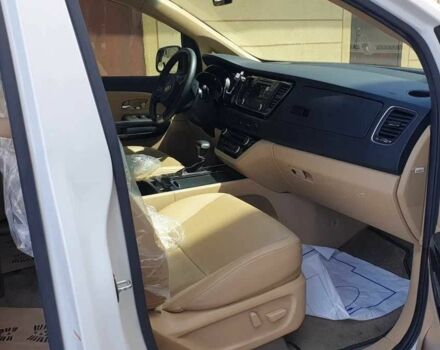 Білий Кіа Карнівал, об'ємом двигуна 2.2 л та пробігом 98 тис. км за 18983 $, фото 7 на Automoto.ua