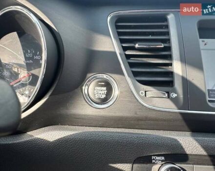 Киа Карнивал 2019 в Киеве на Automoto.ua Белый Киа Карнивал, объемом двигателя 2.2 л и пробегом 108 тыс. км за 28500 $, фото 14 на Automoto.ua