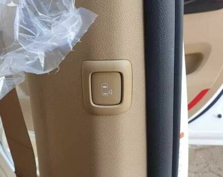 Білий Кіа Карнівал, об'ємом двигуна 2.2 л та пробігом 101 тис. км за 23000 $, фото 15 на Automoto.ua