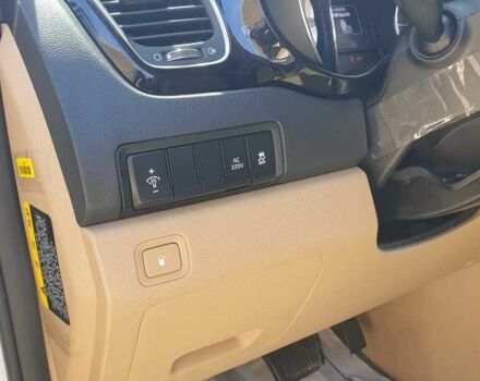 Білий Кіа Карнівал, об'ємом двигуна 2.2 л та пробігом 101 тис. км за 23000 $, фото 14 на Automoto.ua