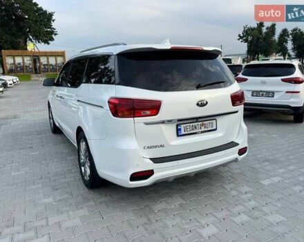 Киа Карнивал 2019 в Киеве на Automoto.ua Белый Киа Карнивал, объемом двигателя 2.2 л и пробегом 140 тыс. км за 25900 $, фото 5 на Automoto.ua