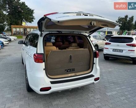 Киа Карнивал 2019 в Киеве на Automoto.ua Белый Киа Карнивал, объемом двигателя 2.2 л и пробегом 140 тыс. км за 25900 $, фото 8 на Automoto.ua
