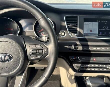 Киа Карнивал 2019 в Киеве на Automoto.ua Белый Киа Карнивал, объемом двигателя 2.2 л и пробегом 108 тыс. км за 28500 $, фото 13 на Automoto.ua