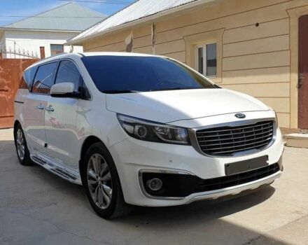 Белый Киа Карнивал, объемом двигателя 2.2 л и пробегом 102 тыс. км за 28900 $, фото 2 на Automoto.ua