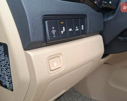 Белый Киа Карнивал, объемом двигателя 2.2 л и пробегом 134 тыс. км за 28800 $, фото 97 на Automoto.ua