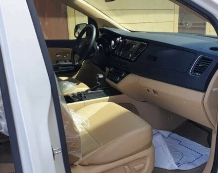 Білий Кіа Карнівал, об'ємом двигуна 2.2 л та пробігом 101 тис. км за 23000 $, фото 6 на Automoto.ua