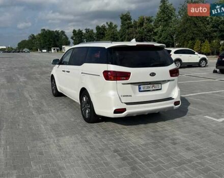 Киа Карнивал 2019 в Киеве на Automoto.ua Белый Киа Карнивал, объемом двигателя 2.2 л и пробегом 108 тыс. км за 28500 $, фото 5 на Automoto.ua