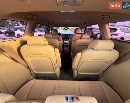 Киа Карнивал 2019 в Киеве на Automoto.ua Белый Киа Карнивал, объемом двигателя 2.2 л и пробегом 140 тыс. км за 25900 $, фото 25 на Automoto.ua