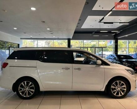 Белый Киа Карнивал, объемом двигателя 2.2 л и пробегом 134 тыс. км за 25900 $, фото 3 на Automoto.ua