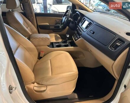 Белый Киа Карнивал, объемом двигателя 2.2 л и пробегом 134 тыс. км за 25900 $, фото 21 на Automoto.ua