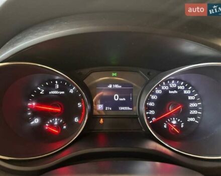 Белый Киа Карнивал, объемом двигателя 2.2 л и пробегом 134 тыс. км за 25900 $, фото 13 на Automoto.ua