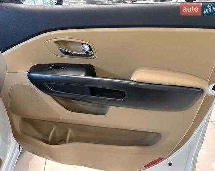 Белый Киа Карнивал, объемом двигателя 2.2 л и пробегом 134 тыс. км за 25900 $, фото 24 на Automoto.ua