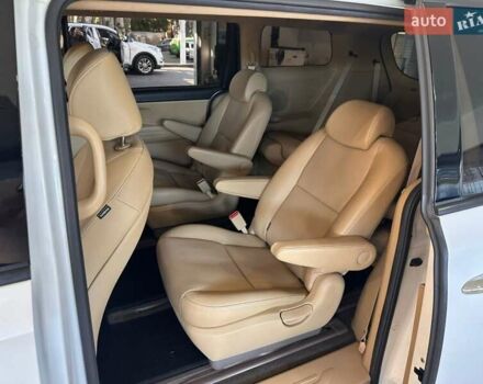 Белый Киа Карнивал, объемом двигателя 2.2 л и пробегом 134 тыс. км за 25900 $, фото 18 на Automoto.ua