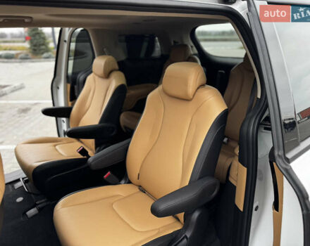 Белый Киа Карнивал, объемом двигателя 2.2 л и пробегом 23 тыс. км за 41900 $, фото 70 на Automoto.ua