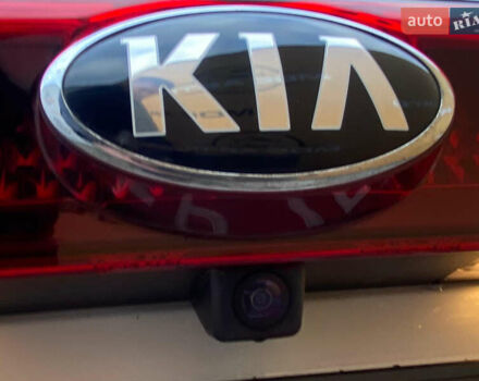Білий Кіа Карнівал, об'ємом двигуна 2.2 л та пробігом 152 тис. км за 29950 $, фото 22 на Automoto.ua