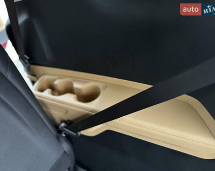 Белый Киа Карнивал, объемом двигателя 2.2 л и пробегом 23 тыс. км за 41900 $, фото 111 на Automoto.ua