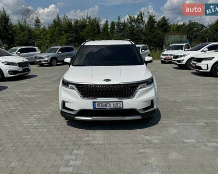 Белый Киа Карнивал, объемом двигателя 2.15 л и пробегом 42 тыс. км за 41900 $, фото 1 на Automoto.ua
