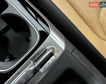 Белый Киа Карнивал, объемом двигателя 2.2 л и пробегом 23 тыс. км за 41900 $, фото 133 на Automoto.ua