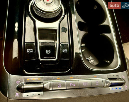 Белый Киа Карнивал, объемом двигателя 2.2 л и пробегом 85 тыс. км за 35500 $, фото 23 на Automoto.ua