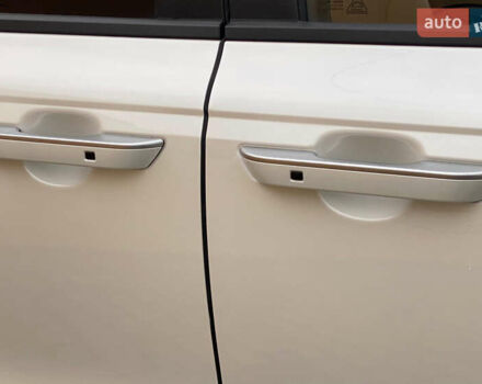 Белый Киа Карнивал, объемом двигателя 2.2 л и пробегом 152 тыс. км за 29500 $, фото 8 на Automoto.ua