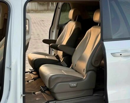 Білий Кіа Карнівал, об'ємом двигуна 2.2 л та пробігом 115 тис. км за 24199 $, фото 12 на Automoto.ua