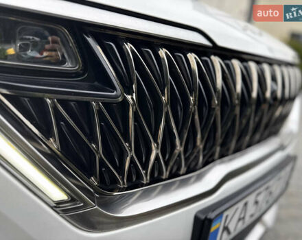 Белый Киа Карнивал, объемом двигателя 2.2 л и пробегом 23 тыс. км за 41900 $, фото 126 на Automoto.ua