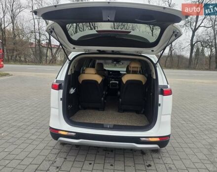 Білий Кіа Карнівал, об'ємом двигуна 2.15 л та пробігом 167 тис. км за 33000 $, фото 22 на Automoto.ua