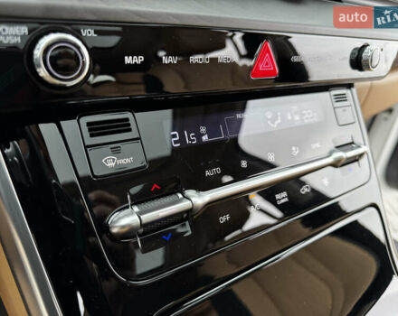 Белый Киа Карнивал, объемом двигателя 2.2 л и пробегом 23 тыс. км за 41900 $, фото 82 на Automoto.ua