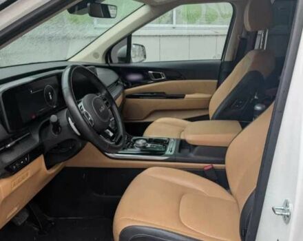 Белый Киа Карнивал, объемом двигателя 2.2 л и пробегом 43 тыс. км за 33000 $, фото 3 на Automoto.ua