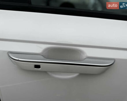 Белый Киа Карнивал, объемом двигателя 2.2 л и пробегом 23 тыс. км за 41900 $, фото 45 на Automoto.ua