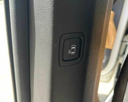 Белый Киа Карнивал, объемом двигателя 2.2 л и пробегом 67 тыс. км за 25000 $, фото 14 на Automoto.ua