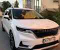 Белый Киа Карнивал, объемом двигателя 2.15 л и пробегом 160 тыс. км за 33500 $, фото 1 на Automoto.ua