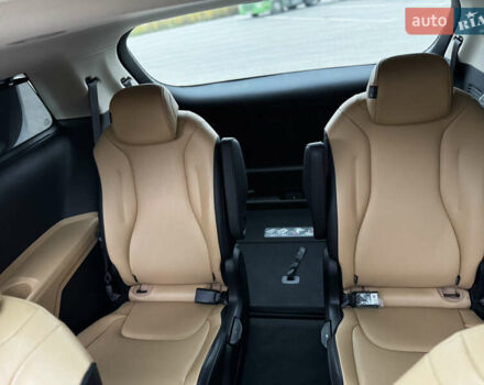 Белый Киа Карнивал, объемом двигателя 2.2 л и пробегом 23 тыс. км за 41900 $, фото 86 на Automoto.ua