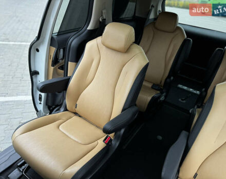 Белый Киа Карнивал, объемом двигателя 2.2 л и пробегом 23 тыс. км за 41900 $, фото 72 на Automoto.ua