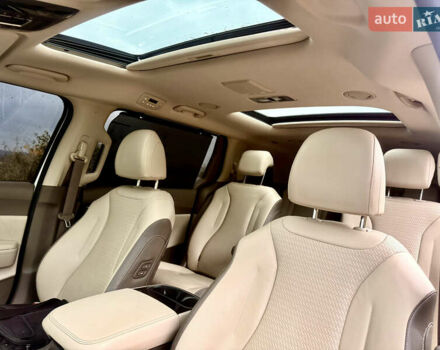 Белый Киа Карнивал, объемом двигателя 2.2 л и пробегом 85 тыс. км за 35500 $, фото 10 на Automoto.ua