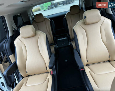 Белый Киа Карнивал, объемом двигателя 2.2 л и пробегом 23 тыс. км за 41900 $, фото 71 на Automoto.ua