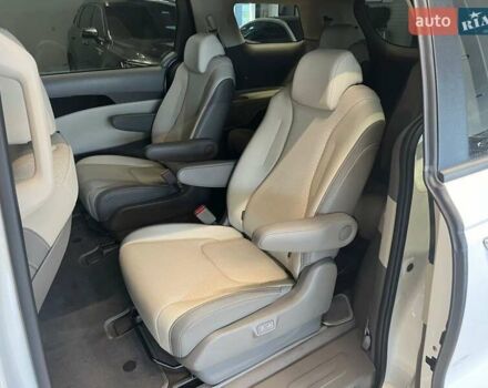 Білий Кіа Карнівал, об'ємом двигуна 2.15 л та пробігом 70 тис. км за 42500 $, фото 22 на Automoto.ua