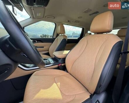 Белый Киа Карнивал, объемом двигателя 2.15 л и пробегом 65 тыс. км за 39500 $, фото 24 на Automoto.ua