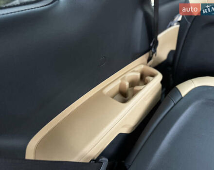 Белый Киа Карнивал, объемом двигателя 2.2 л и пробегом 23 тыс. км за 41900 $, фото 112 на Automoto.ua