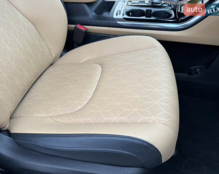 Белый Киа Карнивал, объемом двигателя 2.2 л и пробегом 23 тыс. км за 41900 $, фото 67 на Automoto.ua