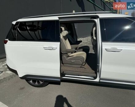 Киа Карнивал 2022 в Киеве на Automoto.ua Белый Киа Карнивал, объемом двигателя 2.9 л и пробегом 63 тыс. км за 46500 $, фото 5 на Automoto.ua