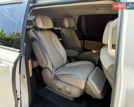 Белый Киа Карнивал, объемом двигателя 2.2 л и пробегом 11 тыс. км за 44900 $, фото 24 на Automoto.ua