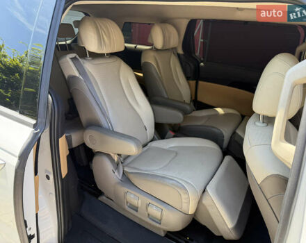 Белый Киа Карнивал, объемом двигателя 2.2 л и пробегом 11 тыс. км за 44900 $, фото 27 на Automoto.ua