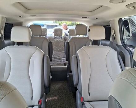 Белый Киа Карнивал, объемом двигателя 2.15 л и пробегом 40 тыс. км за 54500 $, фото 9 на Automoto.ua