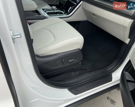 Киа Карнивал 2023 в Киеве на Automoto.ua Белый Киа Карнивал, объемом двигателя 2.2 л и пробегом 62 тыс. км за 45800 $, фото 20 на Automoto.ua