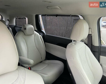 Киа Карнивал 2023 в Киеве на Automoto.ua Белый Киа Карнивал, объемом двигателя 2.2 л и пробегом 62 тыс. км за 45800 $, фото 17 на Automoto.ua