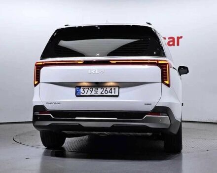 Белый Киа Карнивал, объемом двигателя 1.6 л и пробегом 12 тыс. км за 36600 $, фото 3 на Automoto.ua