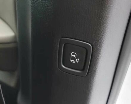 Белый Киа Карнивал, объемом двигателя 2.2 л и пробегом 4 тыс. км за 35000 $, фото 13 на Automoto.ua