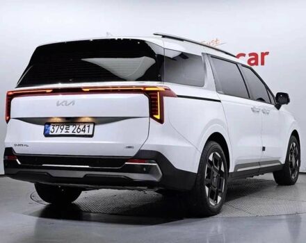 Белый Киа Карнивал, объемом двигателя 1.6 л и пробегом 12 тыс. км за 36600 $, фото 2 на Automoto.ua